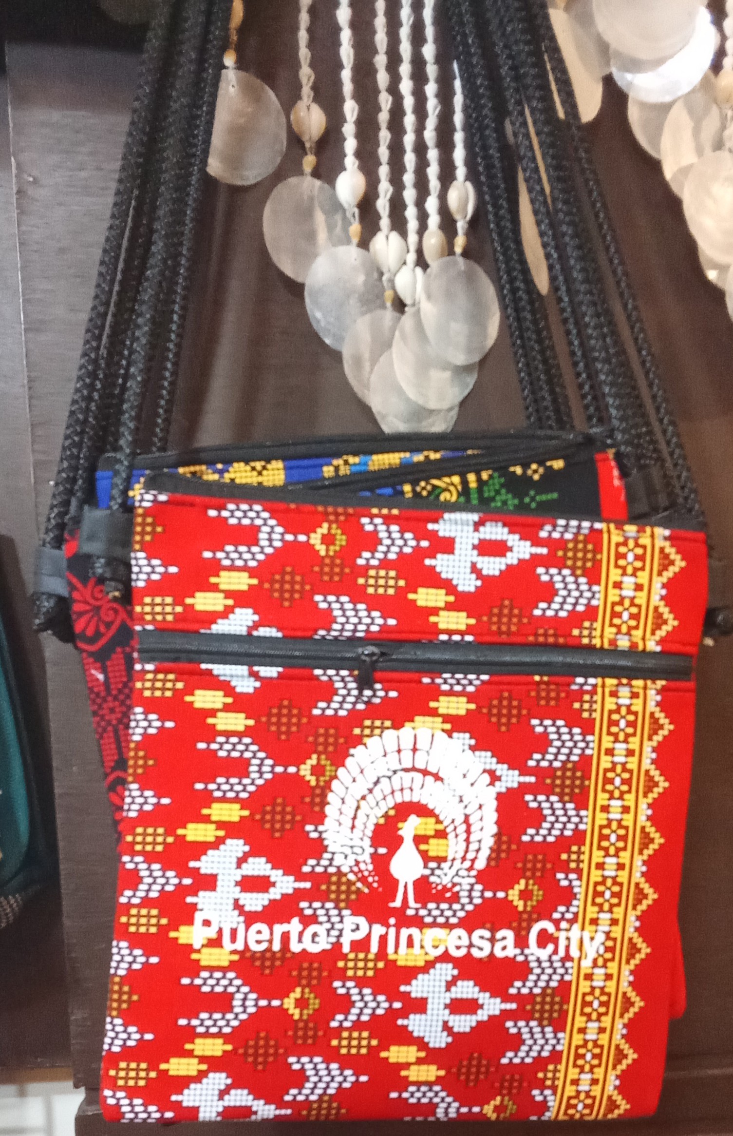 ARANDEMAN SOUVENIR SHOP 